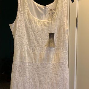 New white lace sleeveless dress